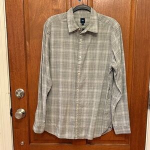 GAP Men's Light Gray and White Plaid Button Down Shirt  Size L